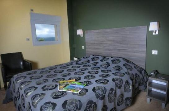 Logis Hotel De La Tour Masseret 객실 사진